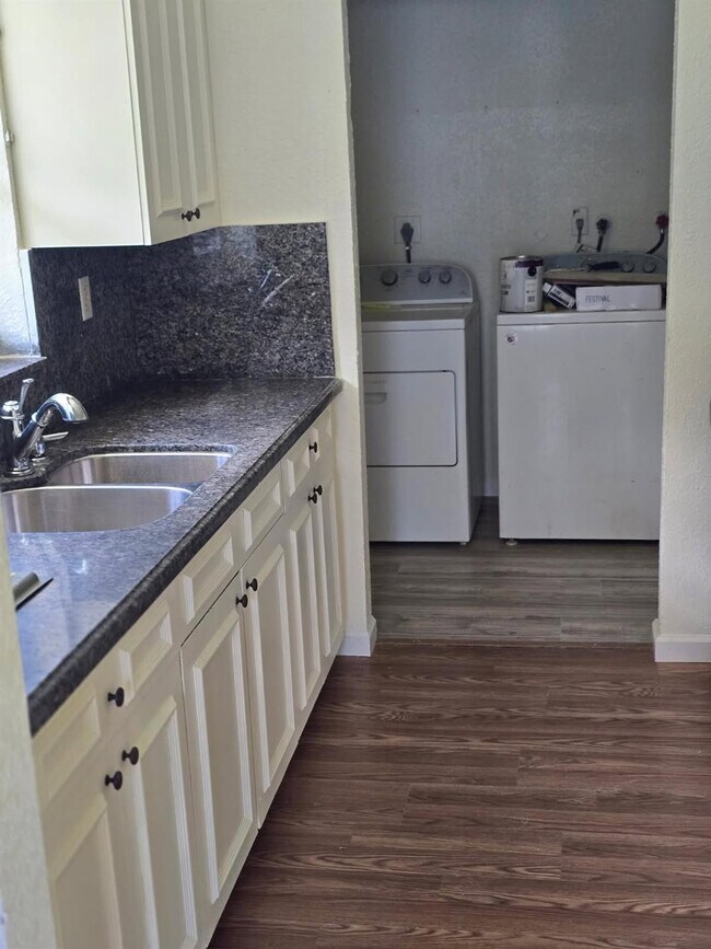 Building Photo - 2710 NW 9th St