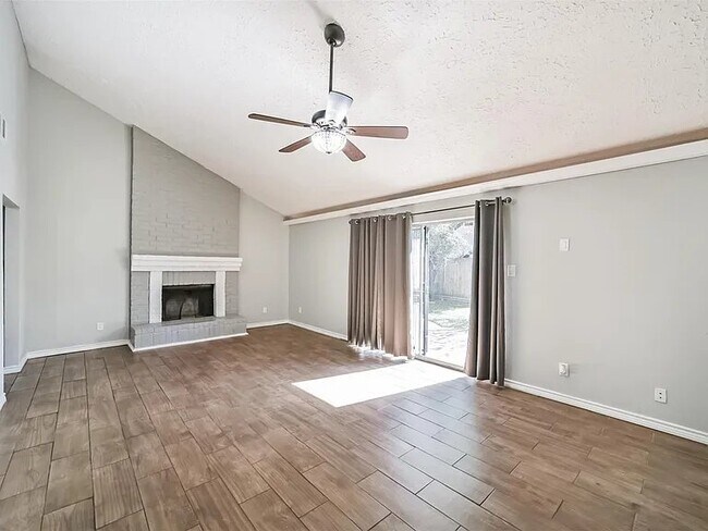 Foto del edificio - 22203 Fincastle Dr