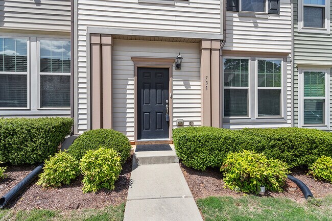 Building Photo - 731 Maypearl Ln