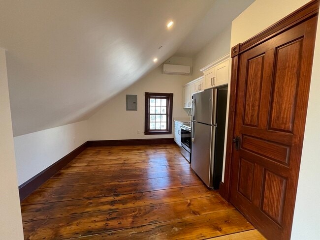 Building Photo - 41 Summer St