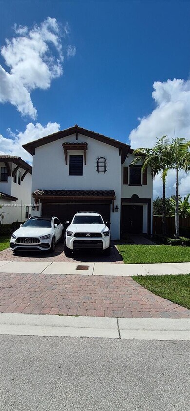 Foto principal - 8760 NW 102nd Ct