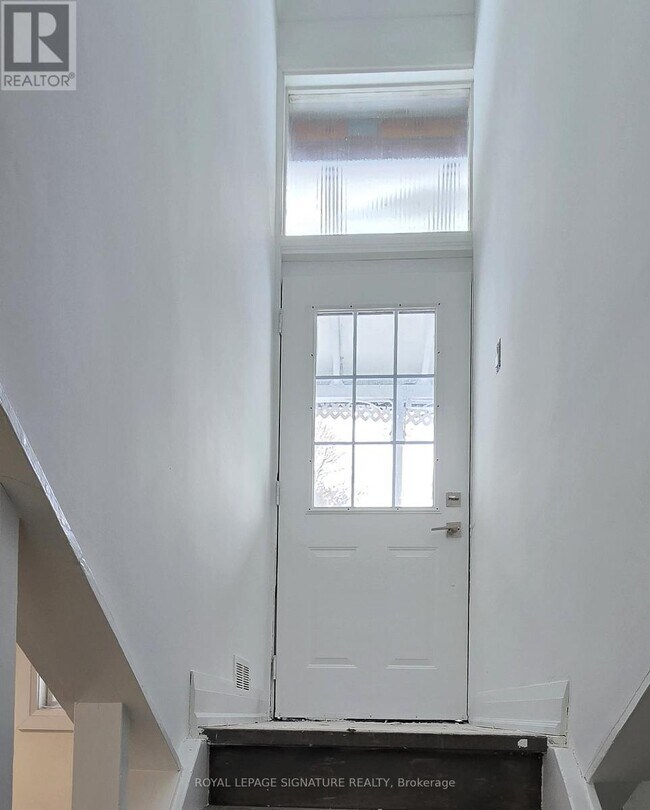 Photo du bâtiment - 383 Fernleigh Cir N