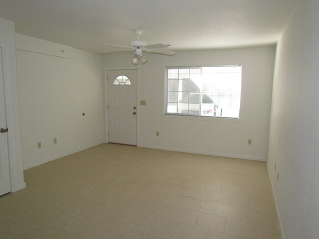 Building Photo - Available July 20th **PET FRIENDLY**