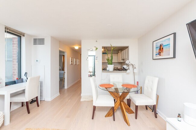 Building Photo - 3660 North Lake Shore Drive Apt #804, Chic...