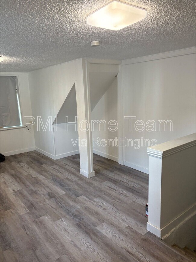 Foto del edificio - 732 Campbell Heights