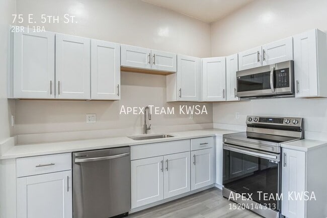 Building Photo - $1525- Gorgeous Newly Remodeled 2 Bed | 1 ...