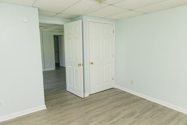 Building Photo - 114 Statford Ct