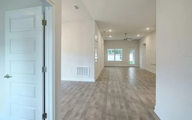 Building Photo - 88 Rae Dr