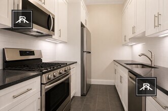 Building Photo - 871 Beacon St
