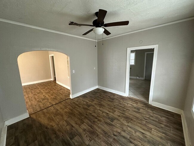 Foto del edificio - 3438 W Capitol St