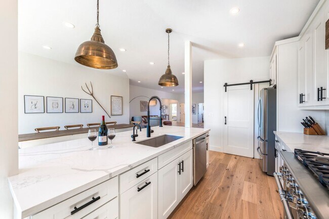 Foto del edificio - 3485 Frei Rd