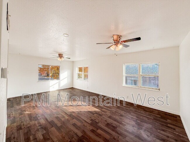 Foto del edificio - 9070 W Newhouse Dr