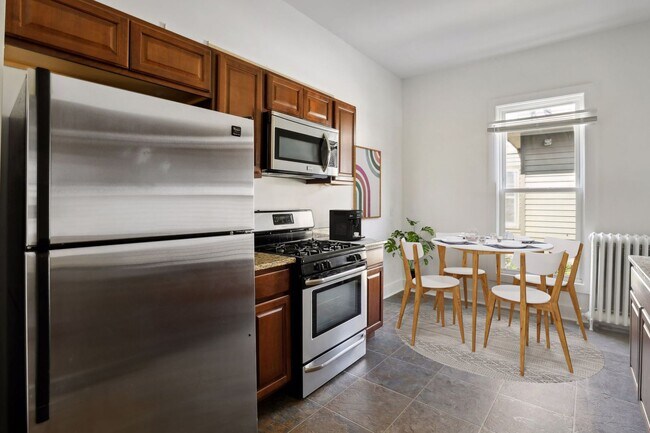 Foto del edificio - 2217-2217 Grand Ave S
