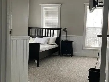 Building Photo - 309 W Charles St