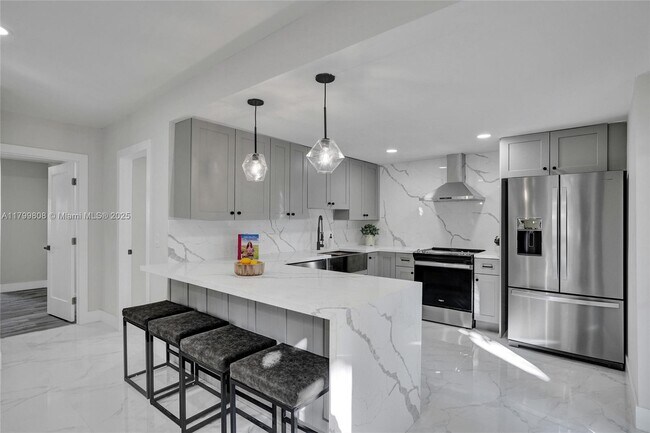Foto del edificio - 7943 NW 6th Ave
