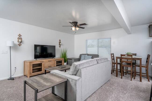 Foto del edificio - 1642 N Cameron St