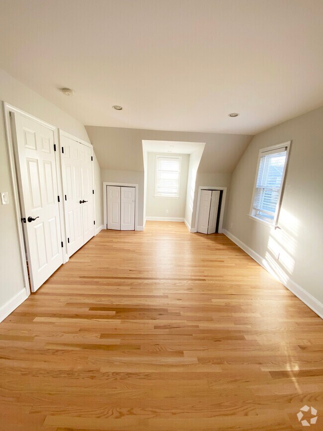 Apartments For Rent in Easton CT with Hardwood Floors 2 Rentals