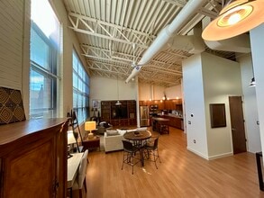 Building Photo - 1503 Central Ave NW