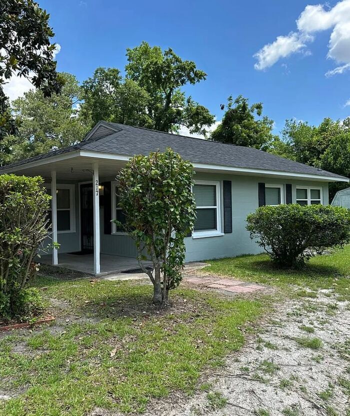 Foto principal - Cozy 2BR Cottage/No Carpet, large laundry ...
