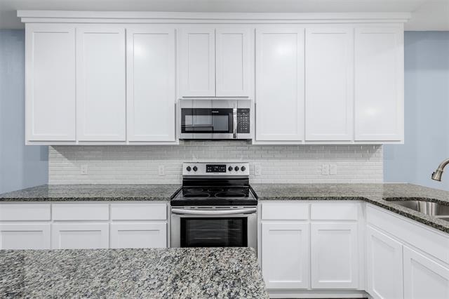 Foto del edificio - 652 River Garden Dr