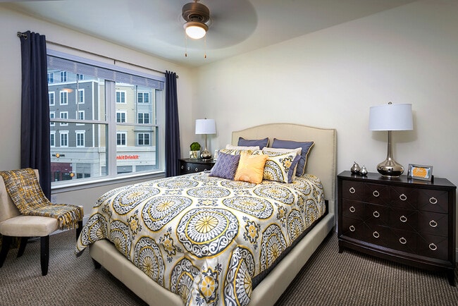 Photo - The Oaks on The Square Apartments