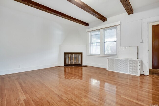 Building Photo - 85-74 67th Ave
