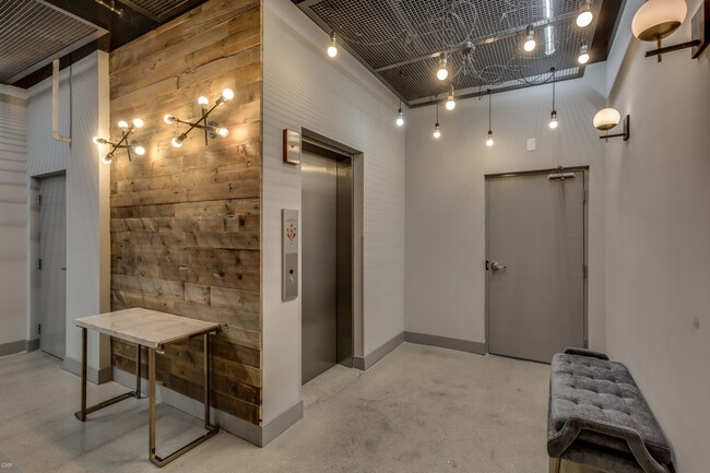 Foto del edificio - 1023 N Ashland Ave