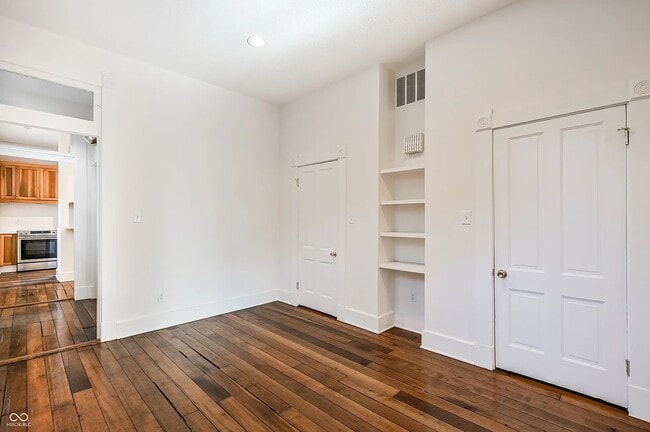 Comedor - 312 N College Ave