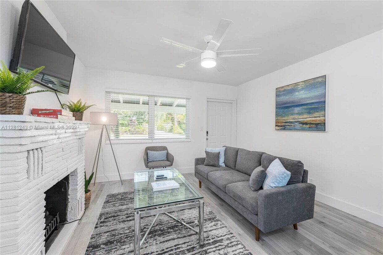 Fort Lauderdale, 
                        , –