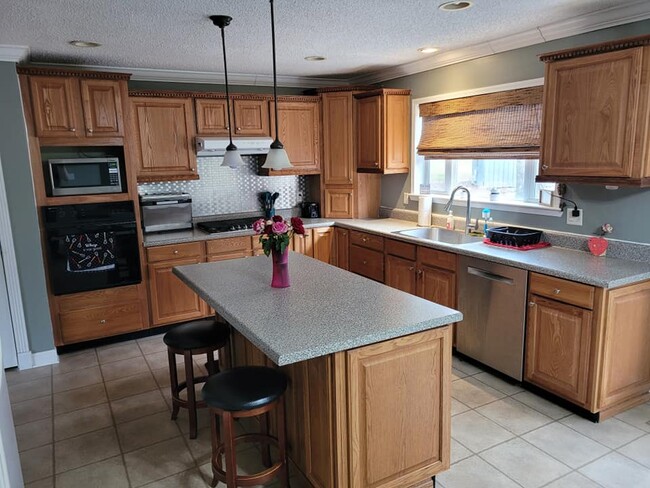 Kitchen - 495 Crooked Run Rd