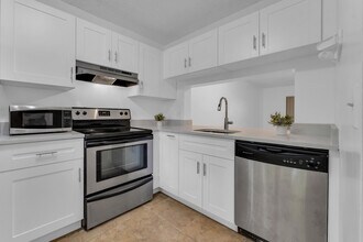 Building Photo - 1224 S Military Trail
