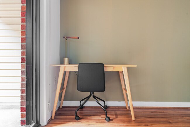 Foto del edificio - 2500 Clarendon Blvd