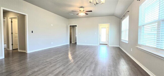 Building Photo - 136 Mike Warner Dr