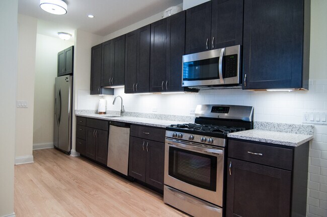 Building Photo - 2921 N Whipple St