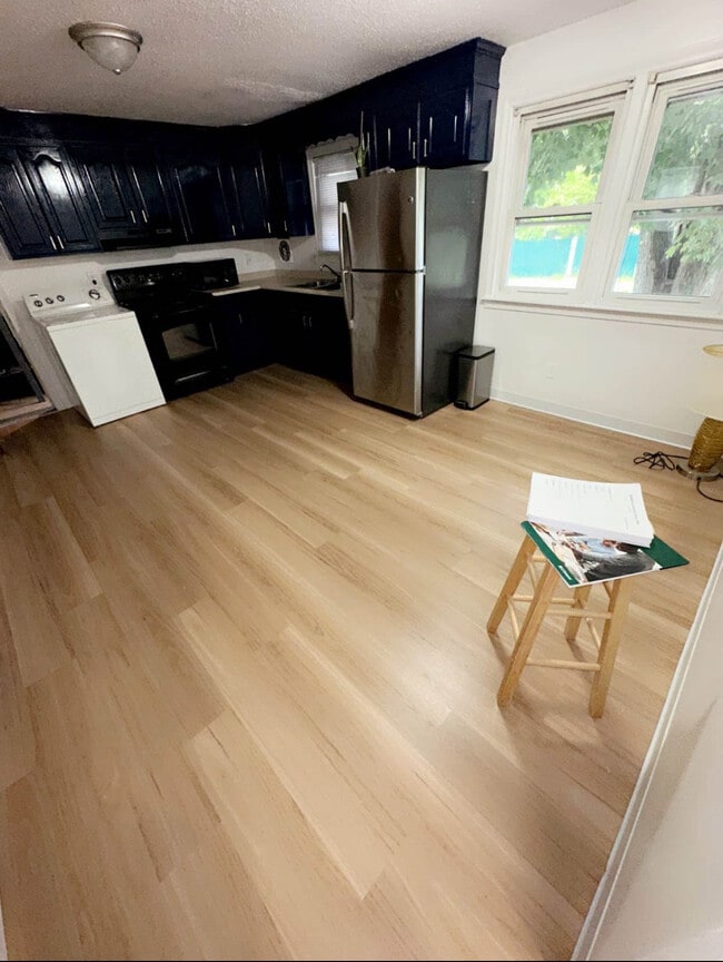 Foto del edificio - 150 Judd Ave