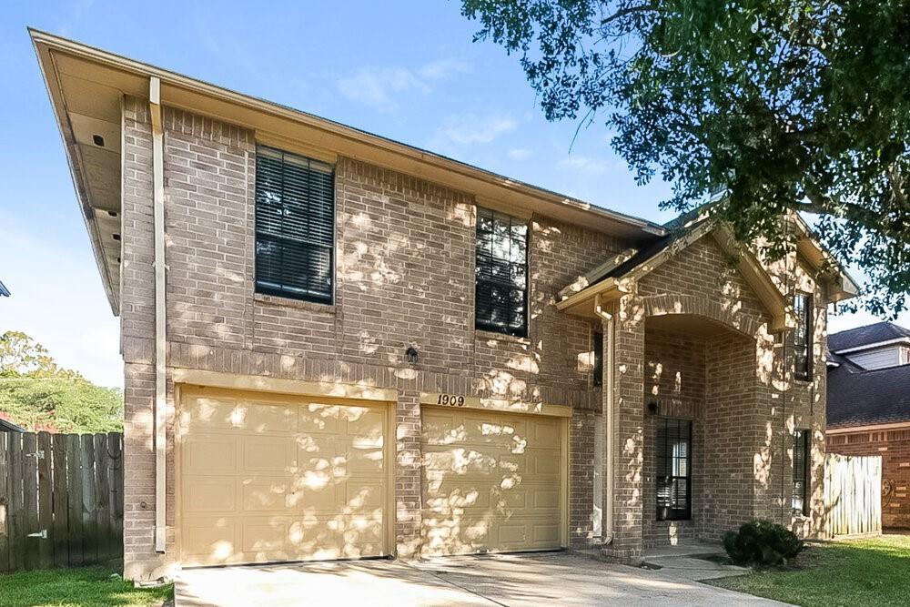 Foto principal - 1909 Wildwood Ridge Dr