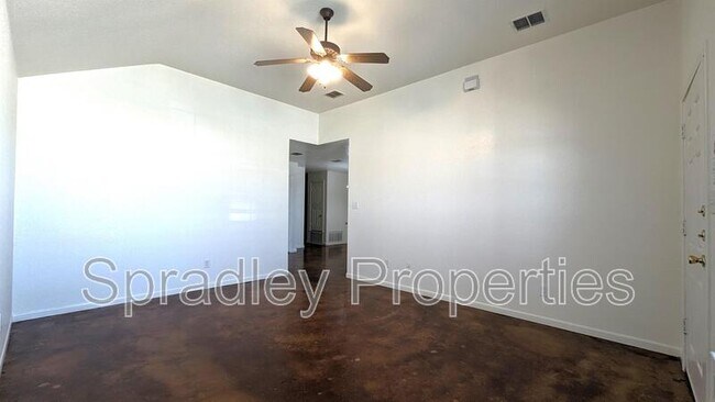 Building Photo - 5508A Luxor Dr