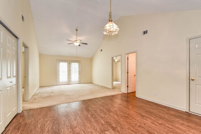 Foto del edificio - 3 Bedroom, 2 Bath Home with Fully Fenced Y...