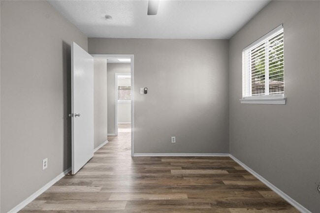 Building Photo - 15423 Campden Hill Rd