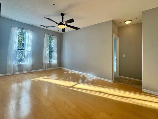 Foto del edificio - 821 Ralph McGill Blvd NE