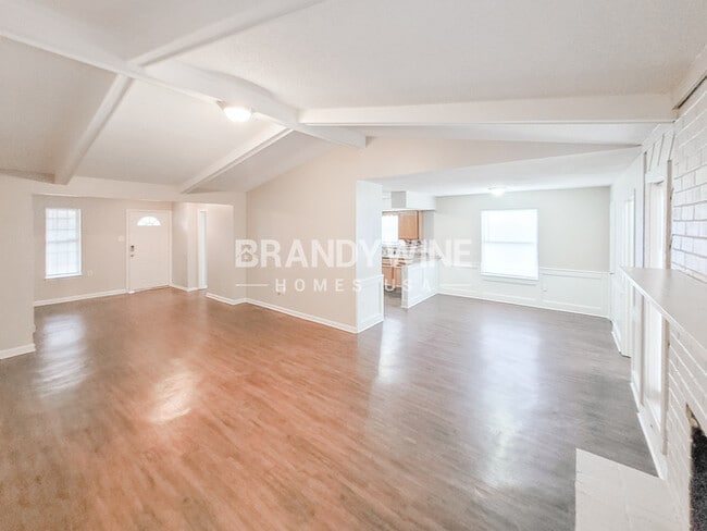 Building Photo - 6309 Golden Park Dr