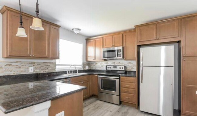 Building Photo - 9045 Fairwood St