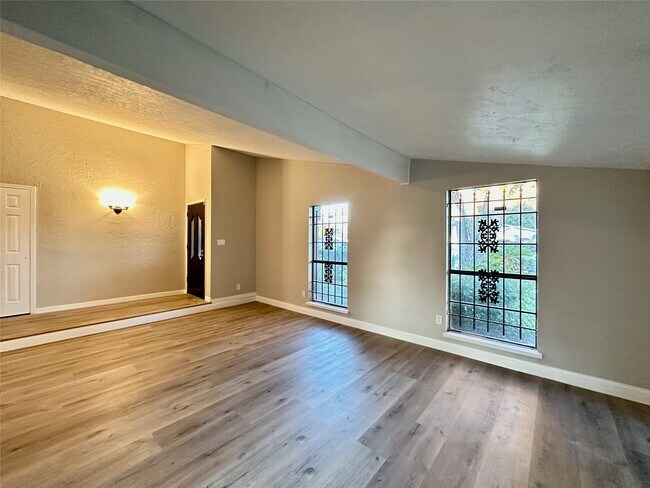 Foto del edificio - 5651 Condon Ln