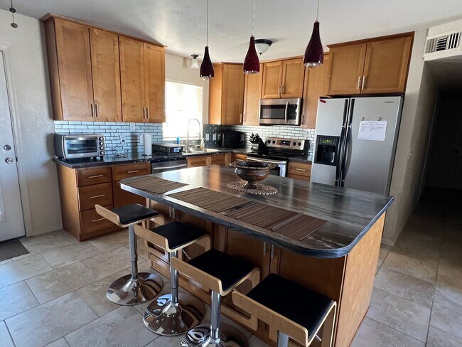 Foto del edificio - 3 Bedroom - 2 Bath Home