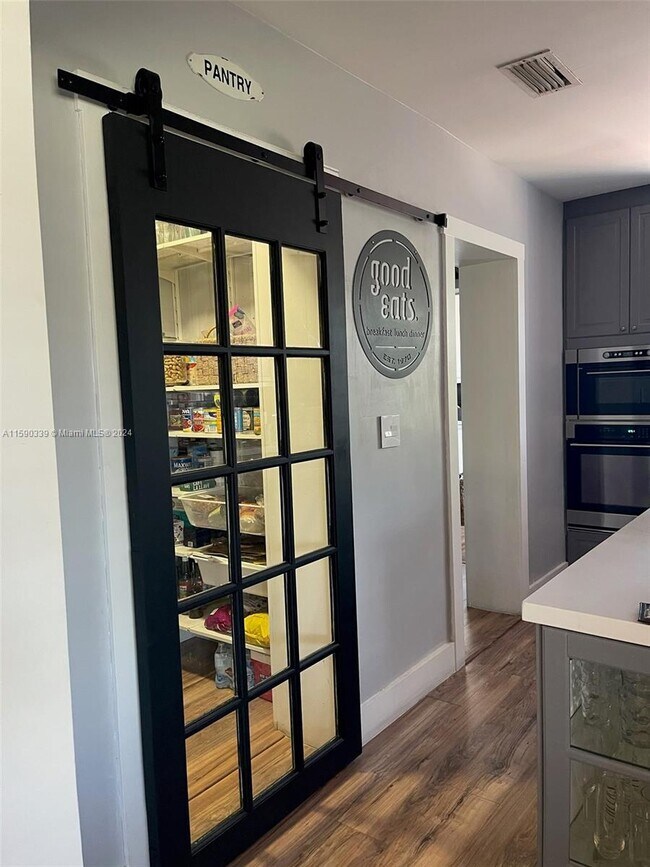 Foto del edificio - 8301 SW 27th Terrace