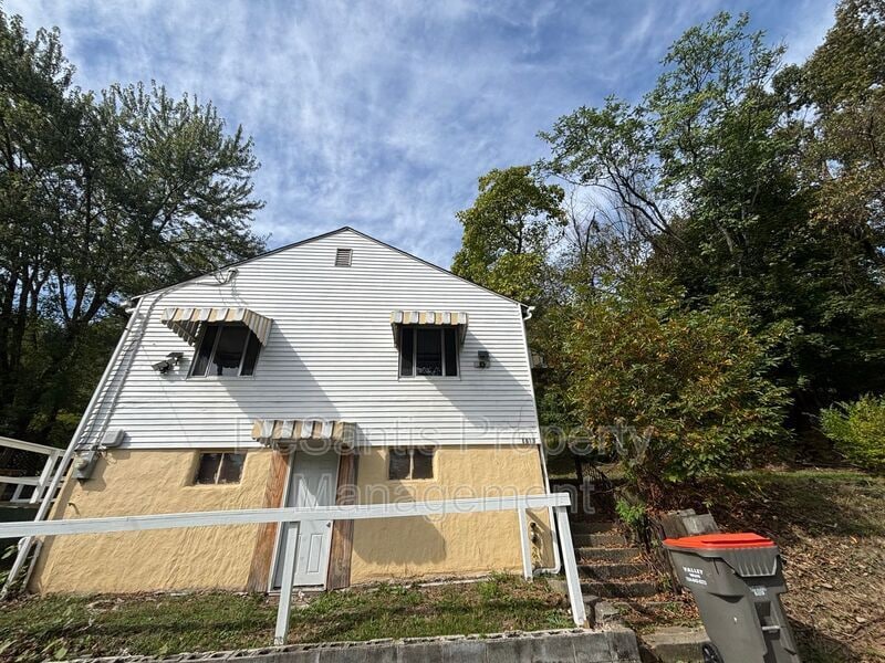 Primary Photo - 1813 West Ave