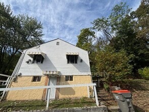 Building Photo - 1813 West Ave
