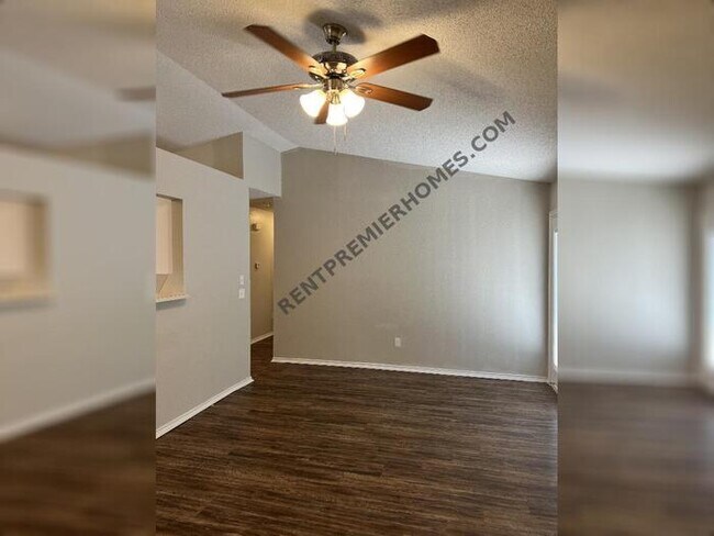 Foto del edificio - 2140 Harbor Dr