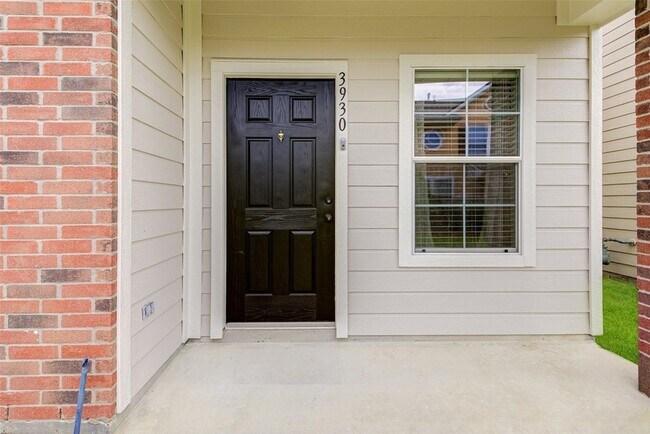 Foto del edificio - 3930 Mossy Pl Ln