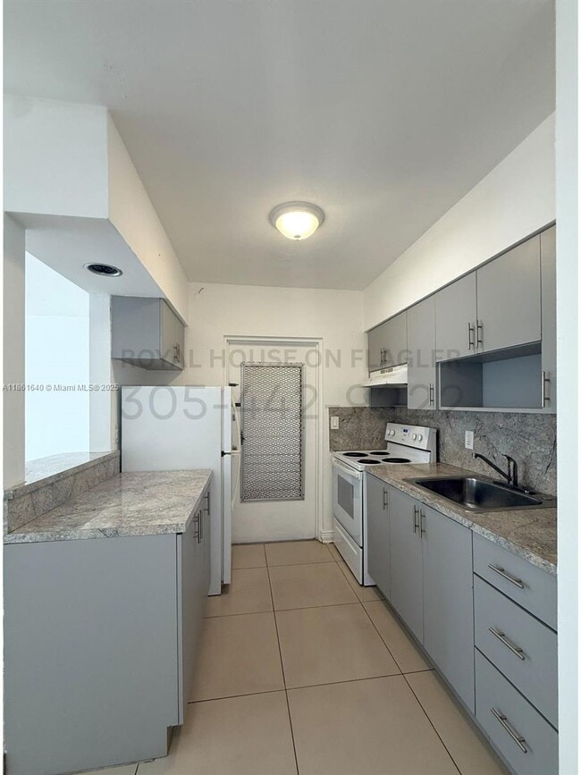 Foto del edificio - 4410 W Flagler St